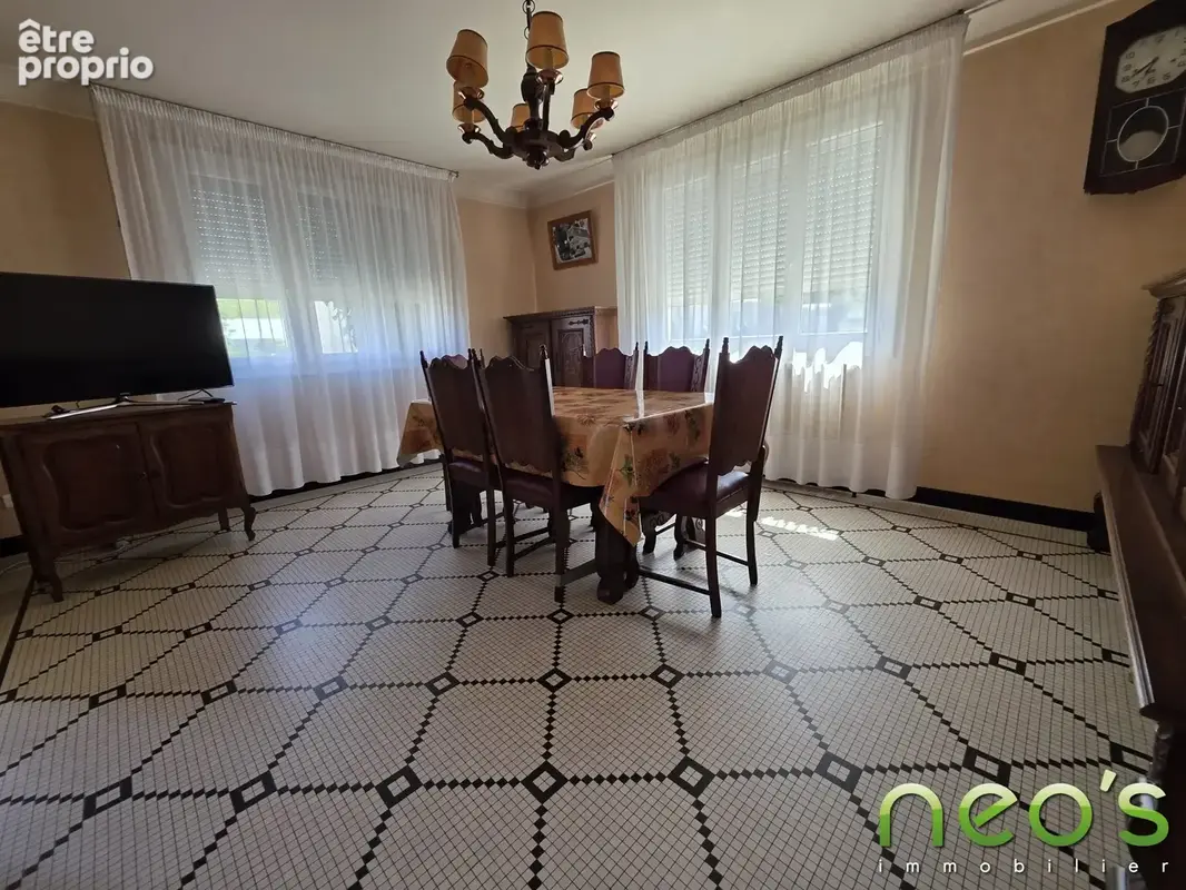 Maison 7 pièces 136 m² à vendre à Cholet (49300) - photo 2