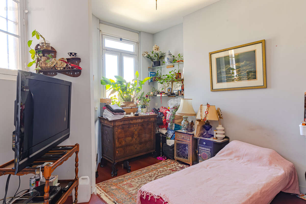 Appartement à MARSEILLE-1E
