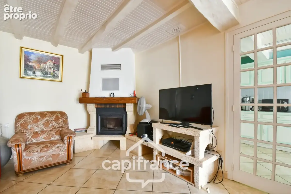 Maison à vendre 4 pièces MAZERAY (17) sur 900m² de jardin clos et 3 garages - photo 10