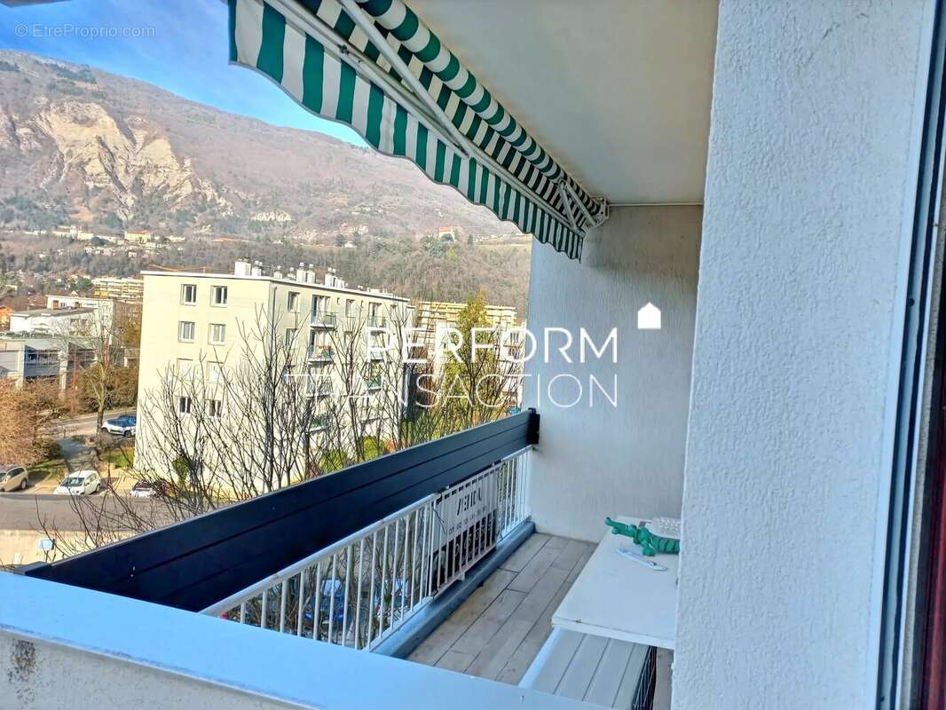 Appartement à MEYLAN