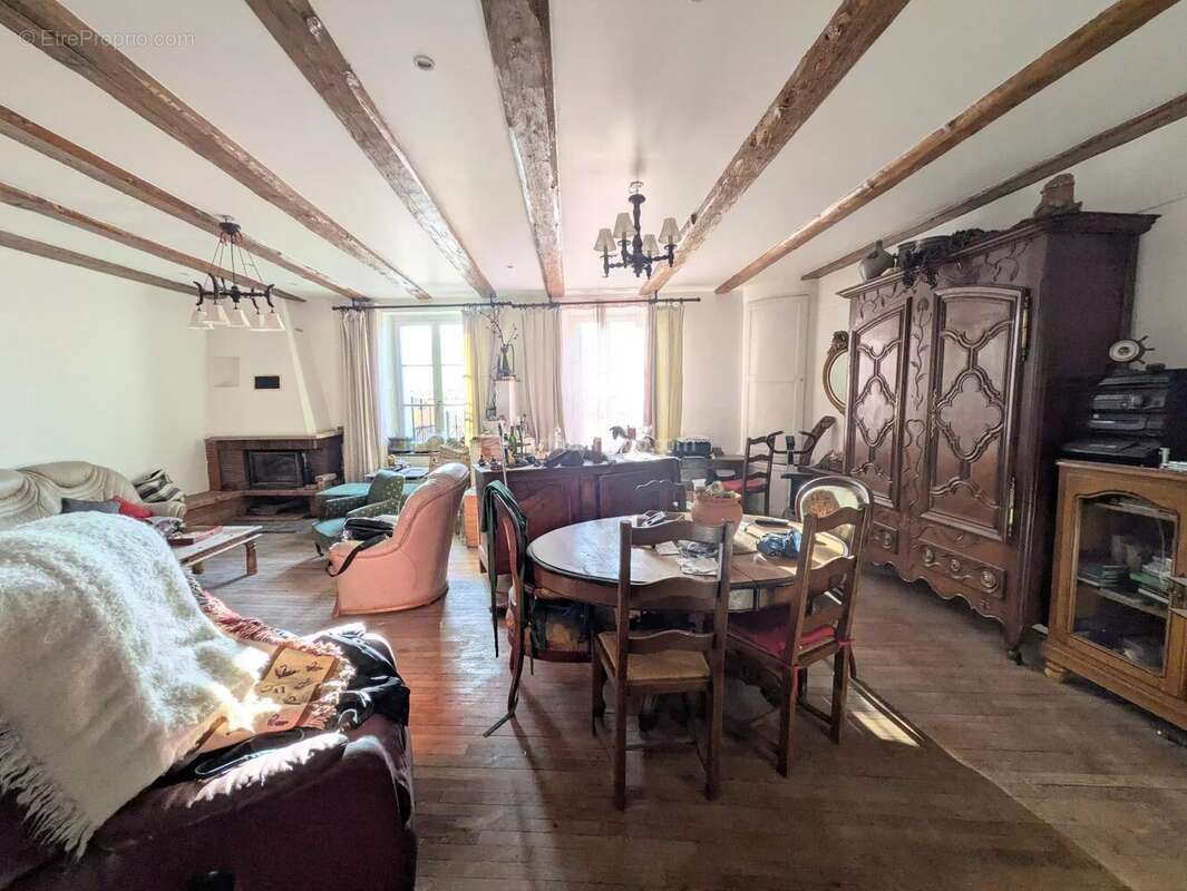 Appartement à NEUFCHATEAU