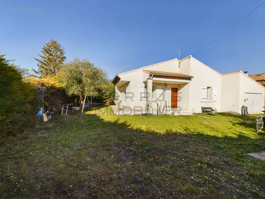 Maison à VALREAS