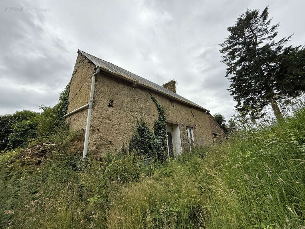 Maison à NOYAL-SOUS-BAZOUGES
