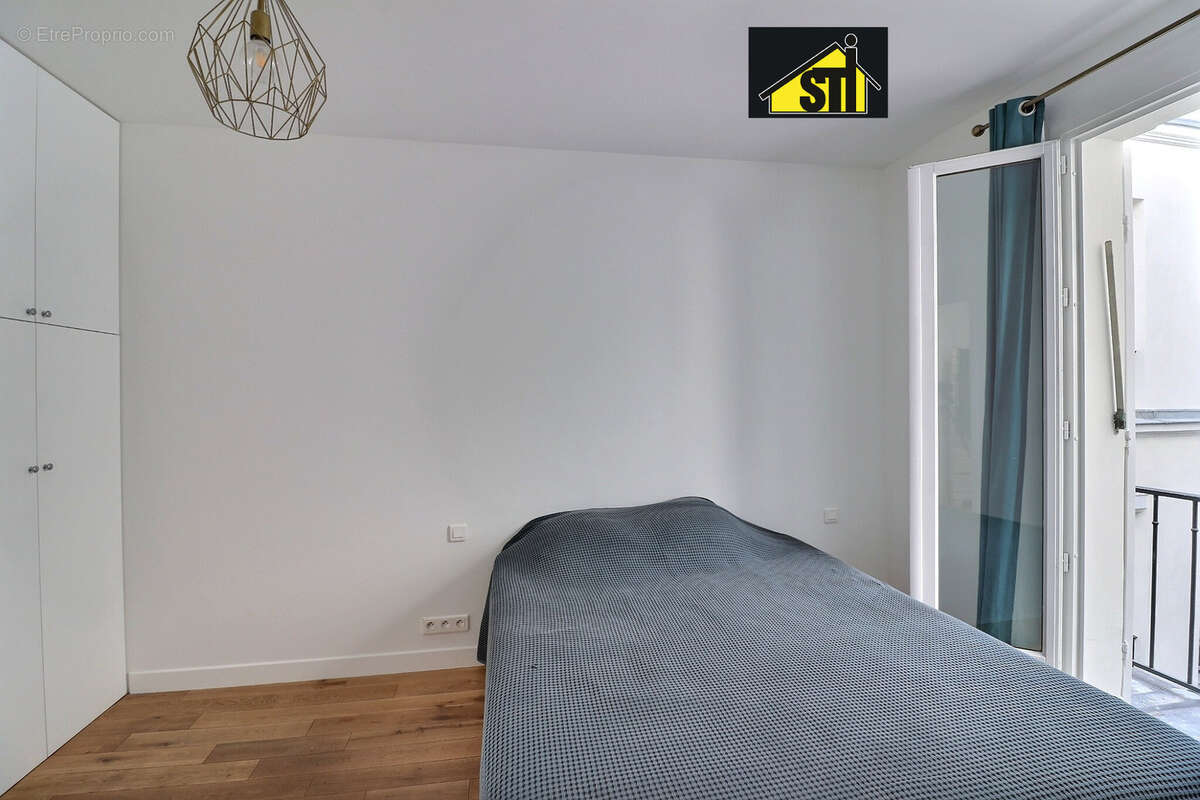 Appartement à PARIS-14E