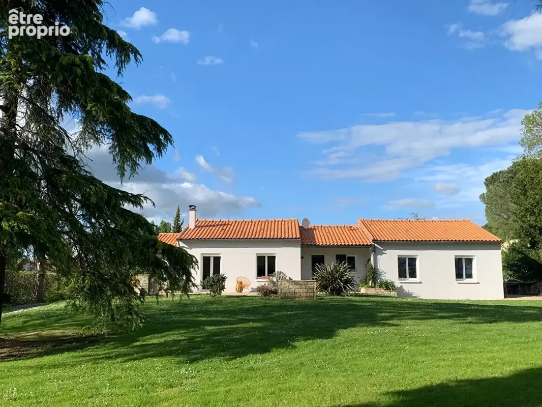 Maison Vouille 7 pièces - 156 m2 - photo 1