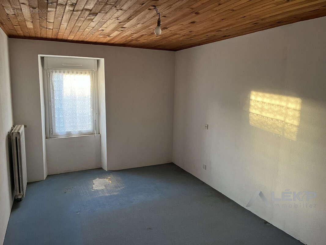 Maison à BAINS-SUR-OUST