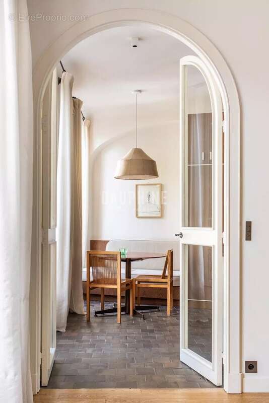 Appartement à PARIS-7E