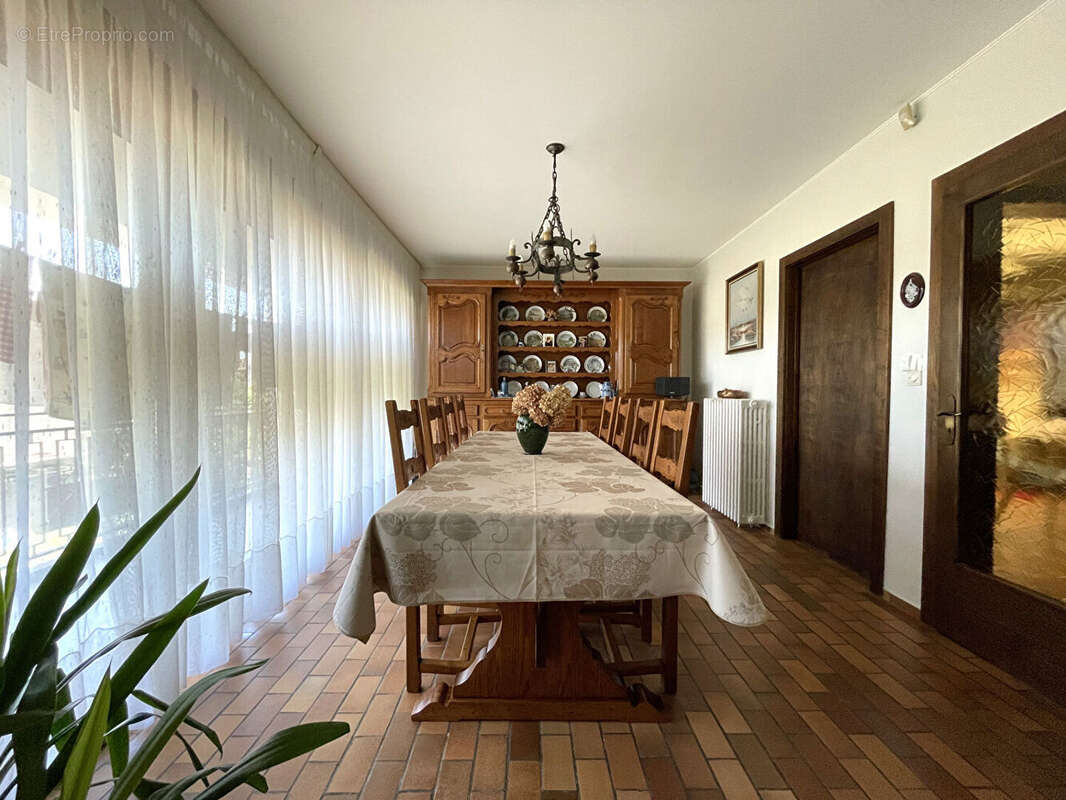 Maison individuelle de 9 pièces sur 220 m2 à Ancy Dornot - photo 3