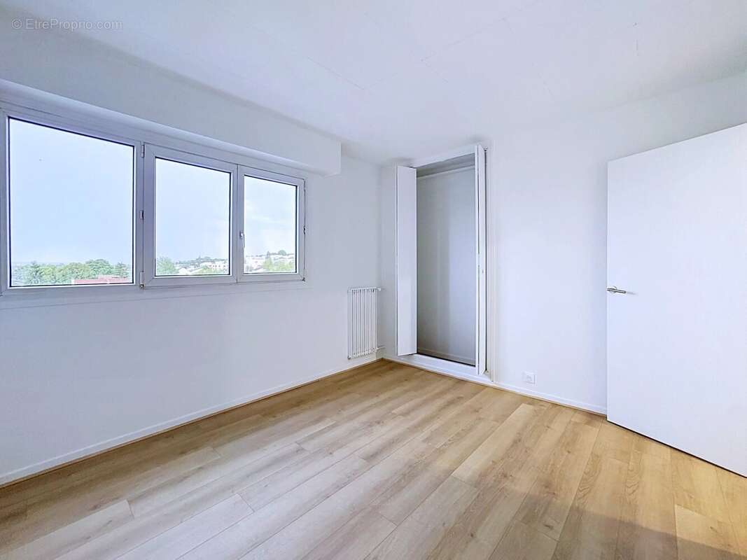 A saisir en vente FLASH ! F3 61 m² + cave + parking - RER A Bry sur Marne - photo 9