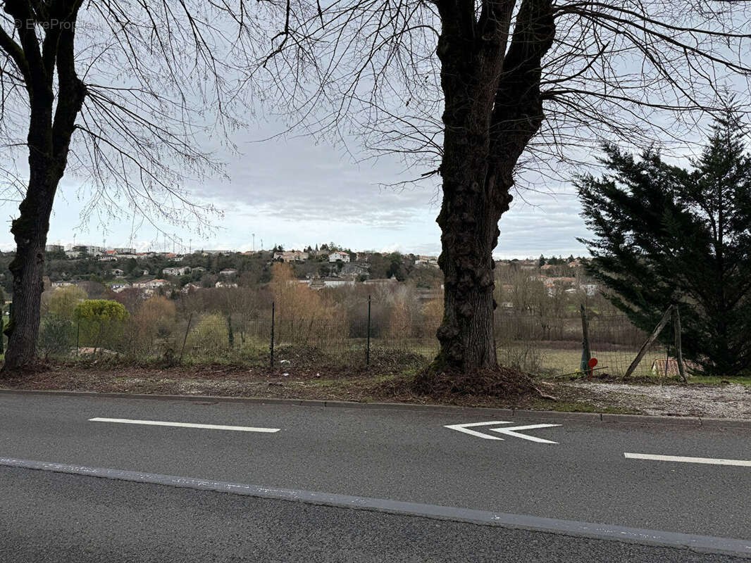 Terrain à ANGOULEME