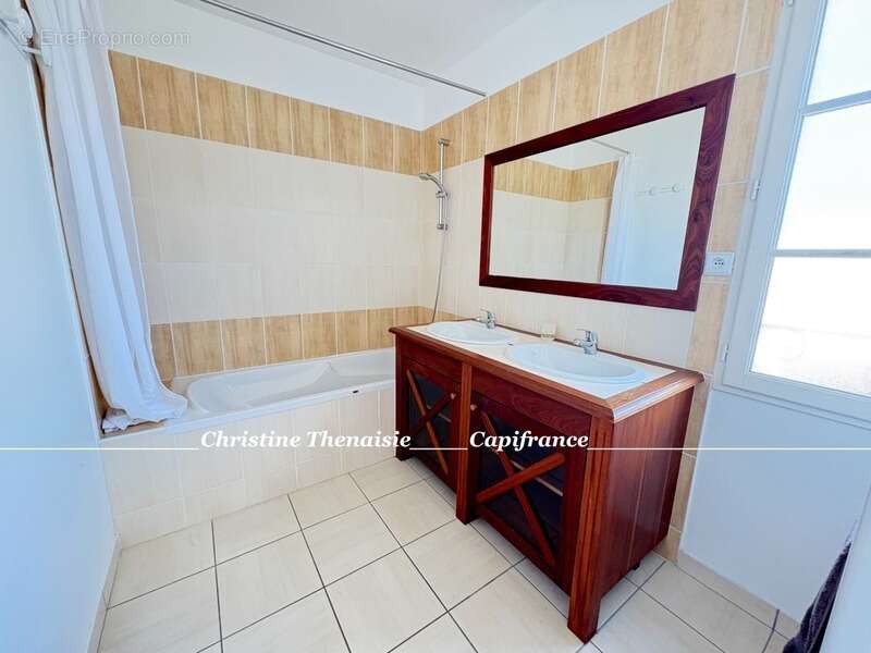 VILLA D'EXCEPTION Pièces spacieuses, 4 chambres, 3 salles de bains, 3 wc, Piscine privée  COEX (85) - photo 13
