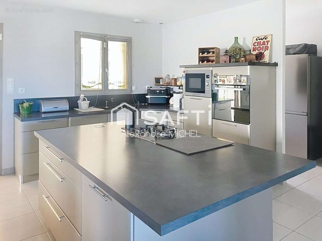 Photo 9 - Maison à LE CASTELLET