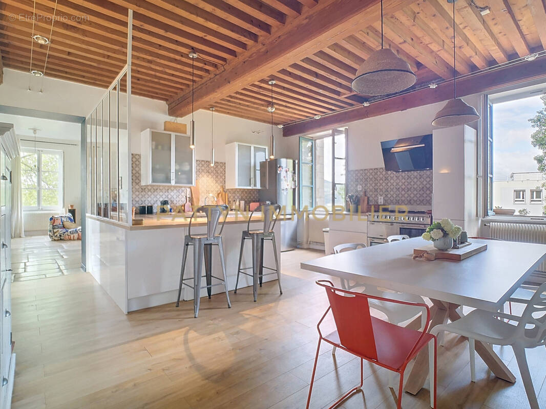 Appartement à NEUVILLE-SUR-SAONE