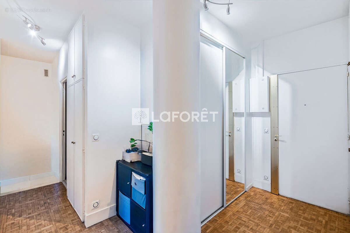Appartement à PARIS-15E