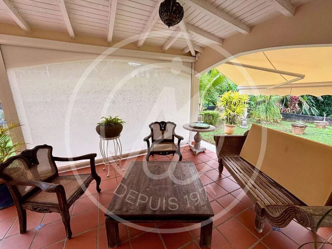 Maison à PETIT-BOURG