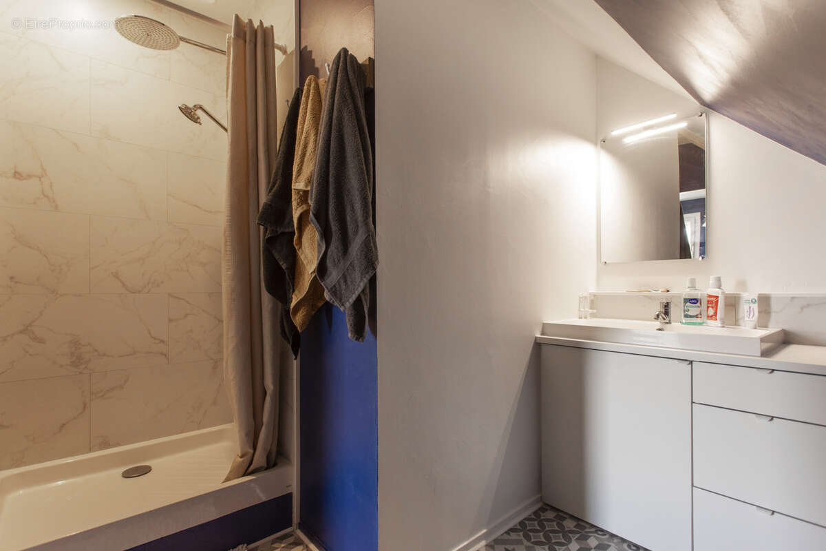 Maison à COMMELLE-VERNAY