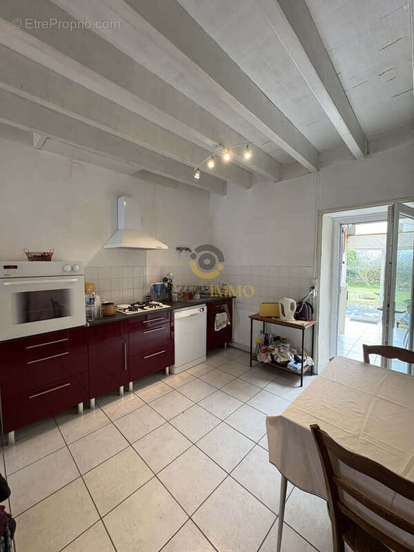 Maison à FAYE-L'ABBESSE