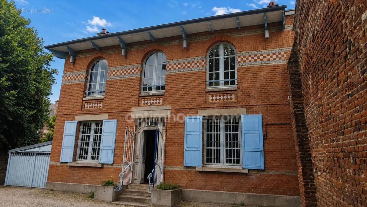 Maison à SAINT-QUENTIN