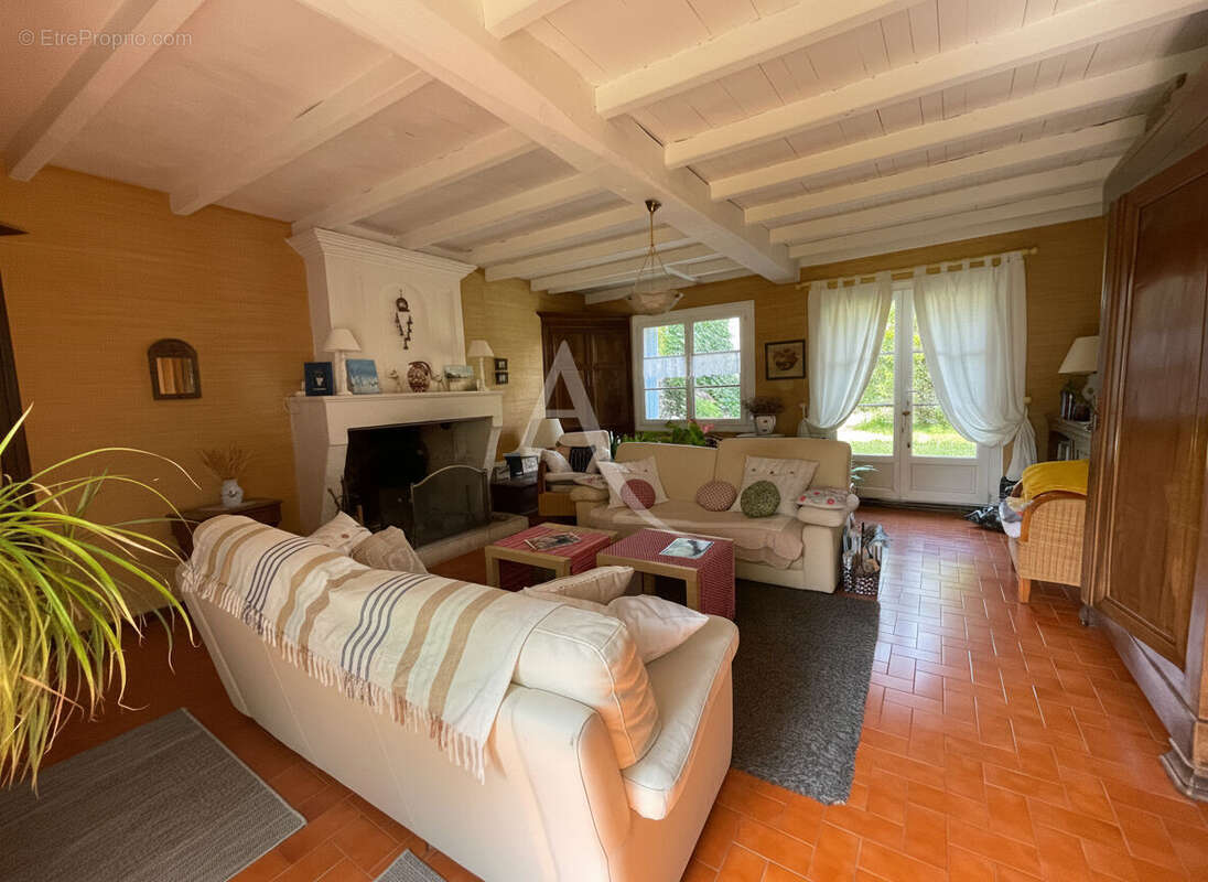 Maison à SAINT-AGNANT