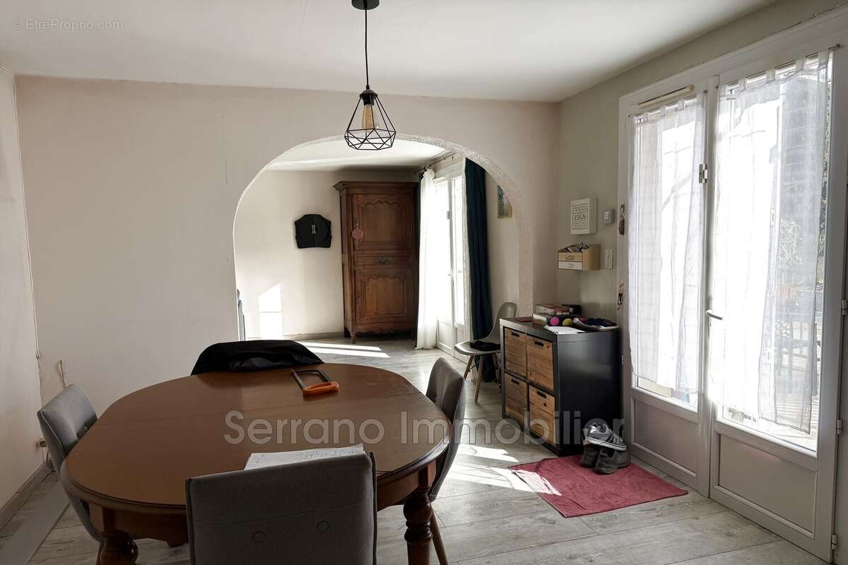 Maison 214 m² à Graveson  - photo 7