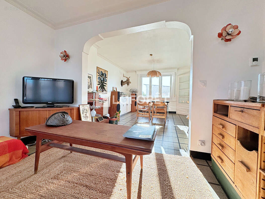 Maison à SIN-LE-NOBLE