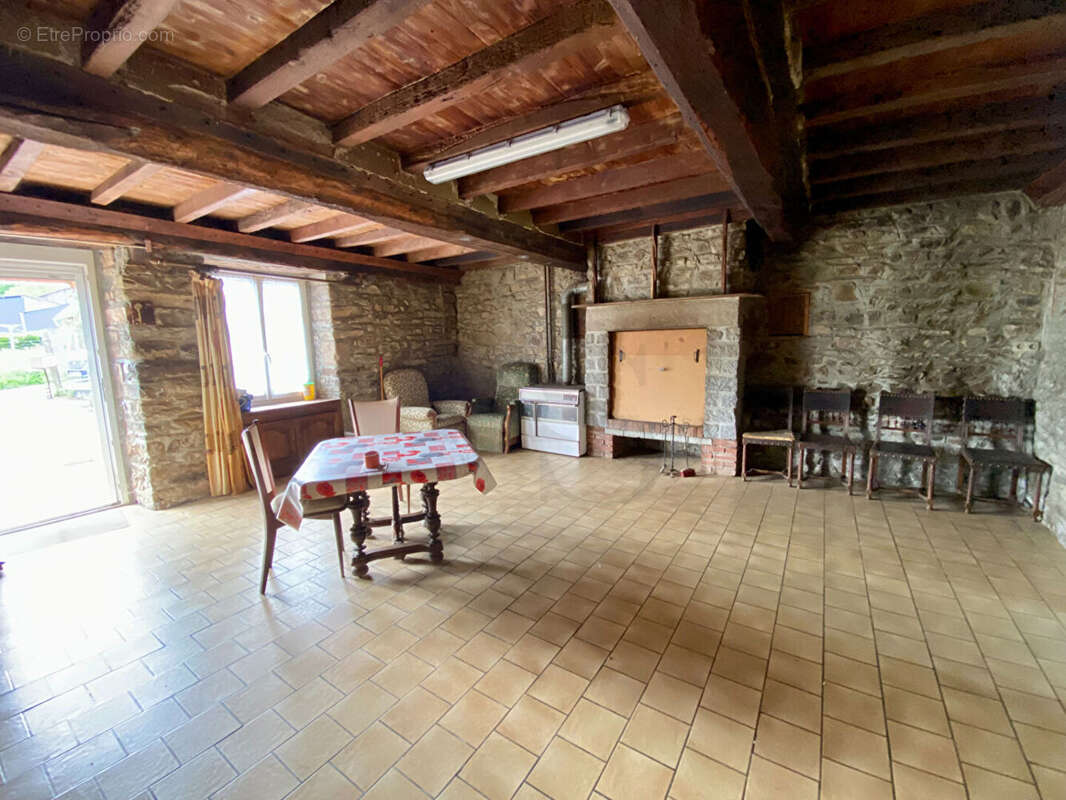 Maison à SAINT-BOMER-LES-FORGES