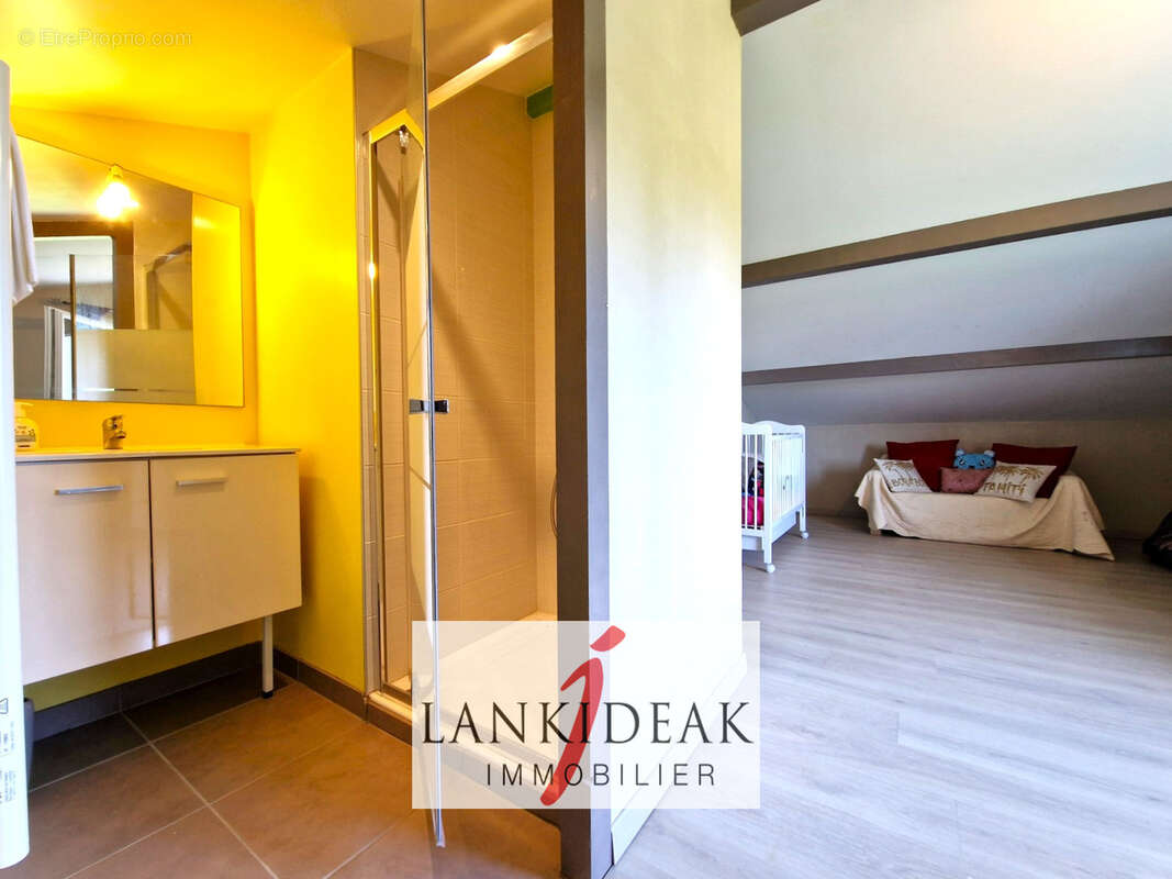 Maison à LARRESSORE