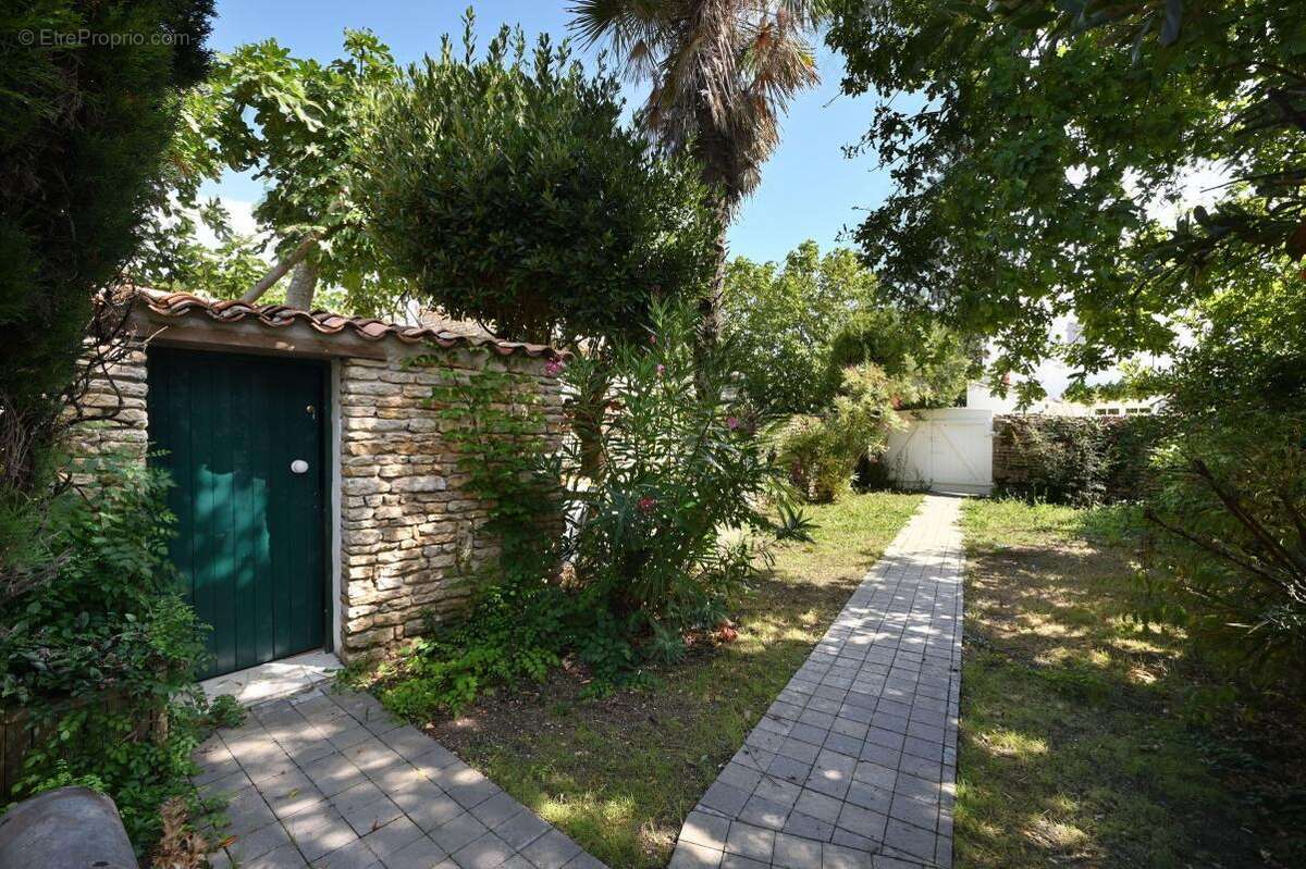 Maison à LES PORTES-EN-RE