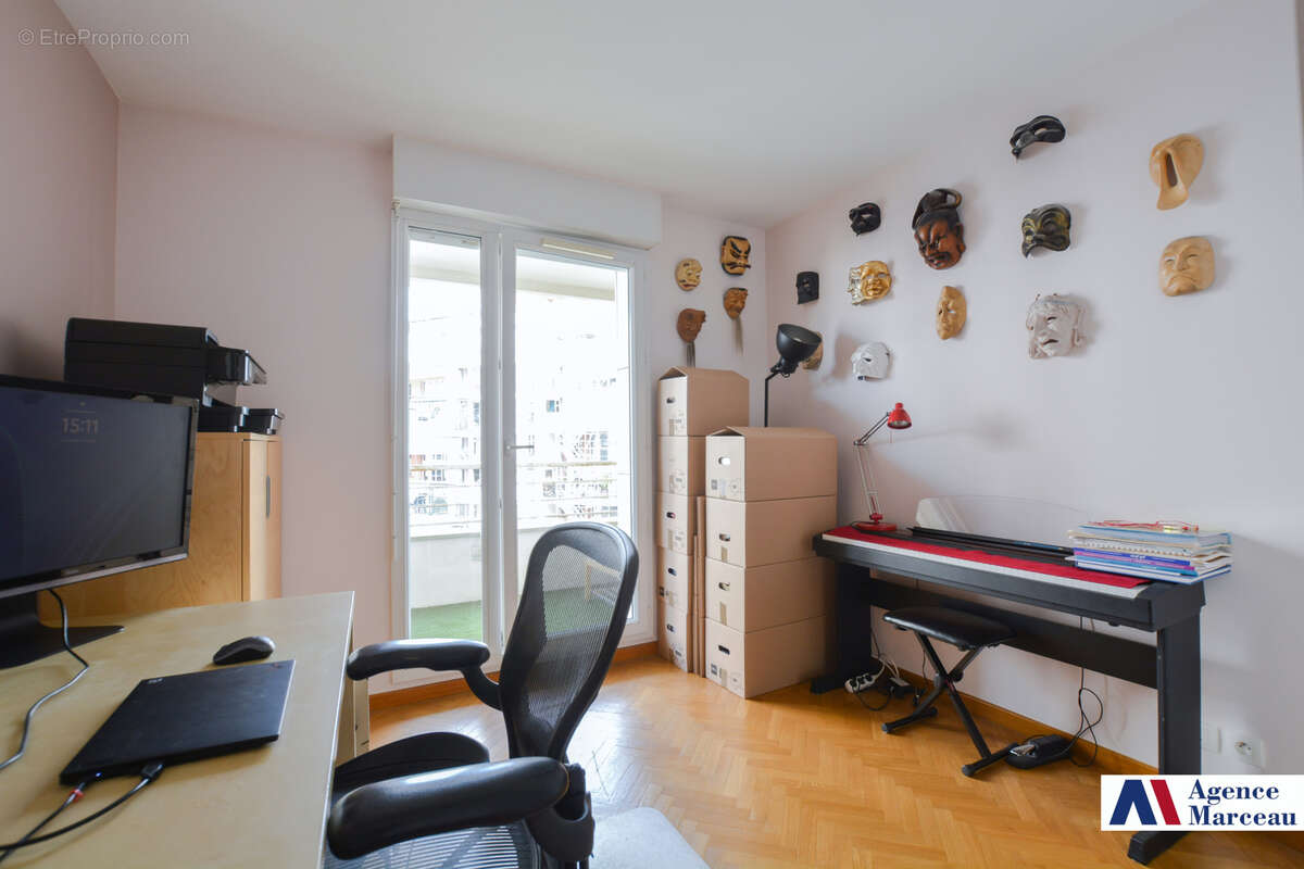 Appartement à COURBEVOIE