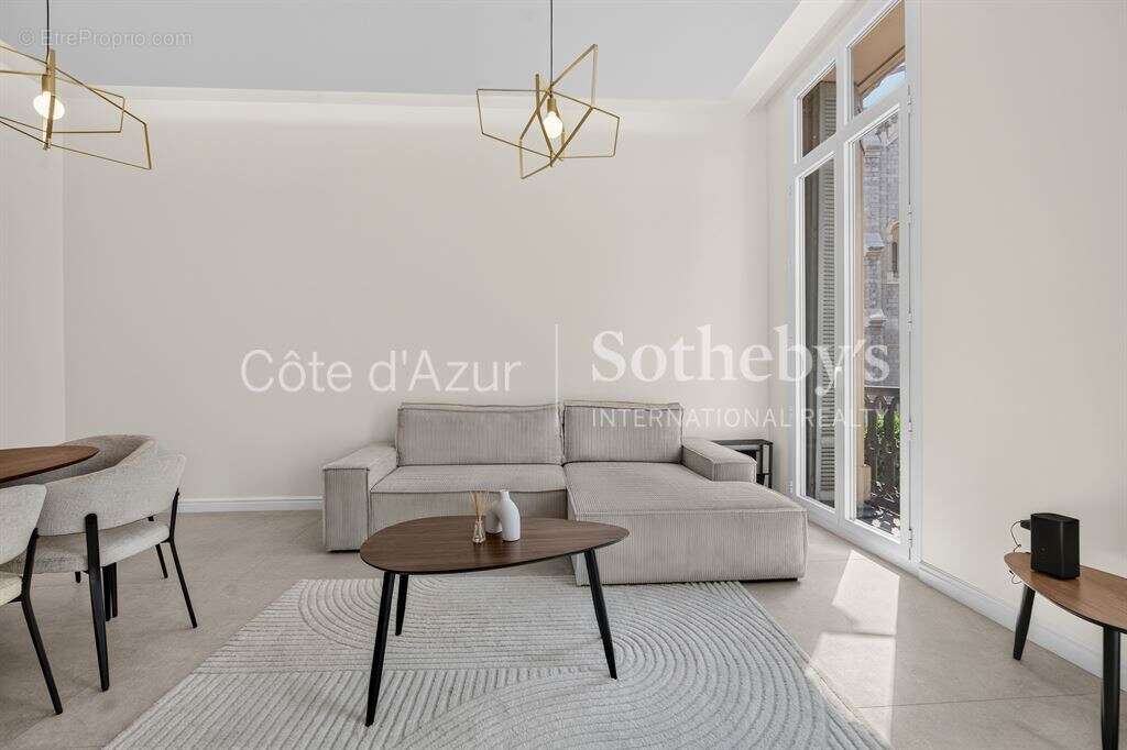 Appartement rénové de 96 m² avec deux suites proche du Palais des Festivals à Cannes - photo 3