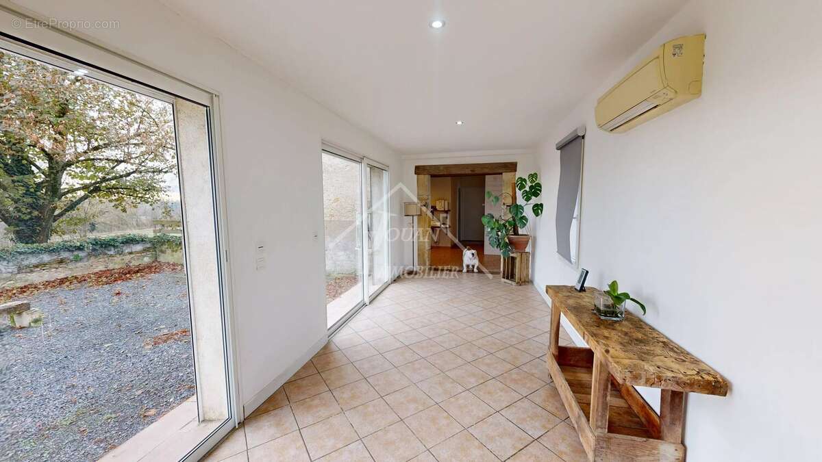 Maison à DOMPIERRE-SUR-BESBRE