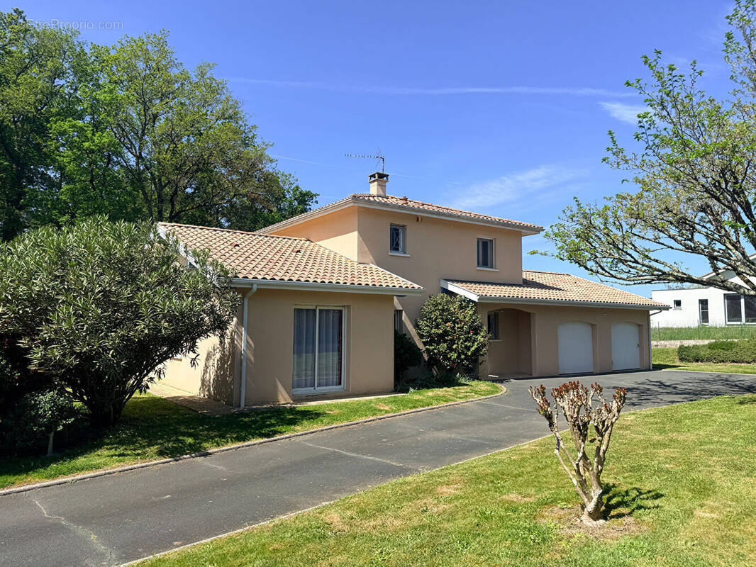 Maison à SAINTE-MARIE-DE-GOSSE