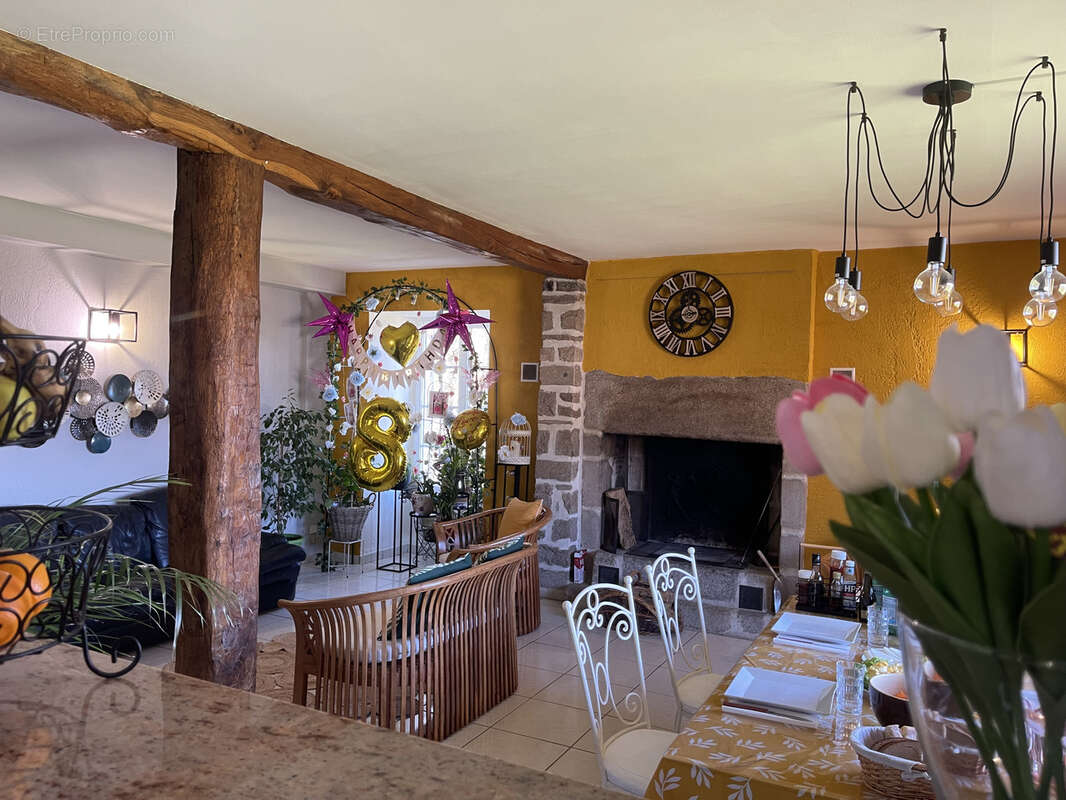 Maison à NANTIAT