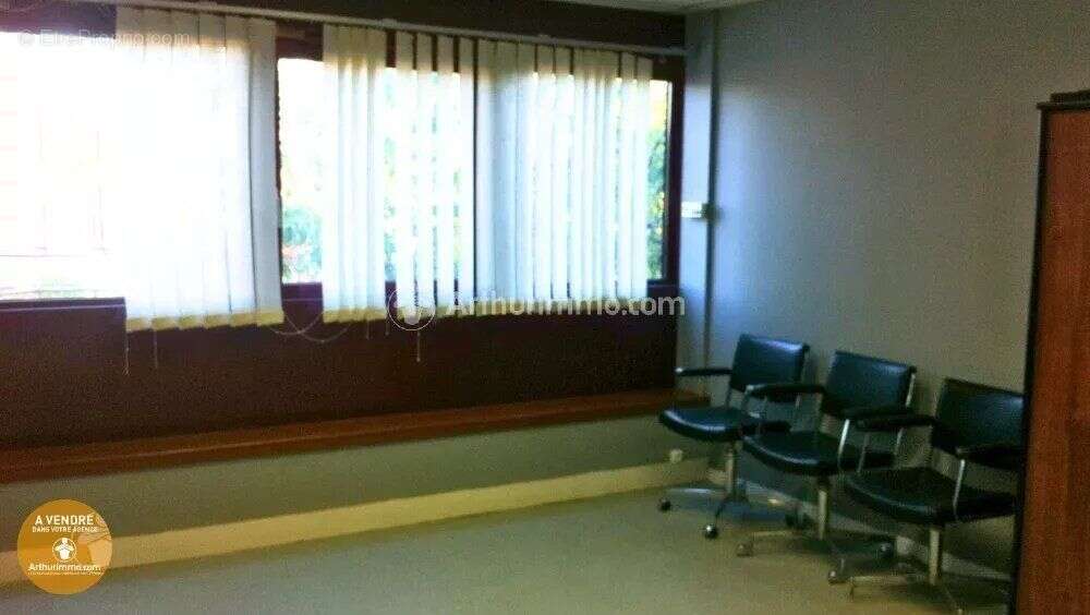 Vente Bureau-local Mazamet(81200) 129 000ï¿œ - photo 6