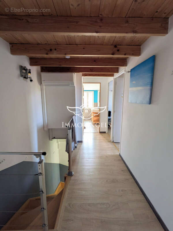 Couloir - Maison à CLERMONT-L&#039;HERAULT