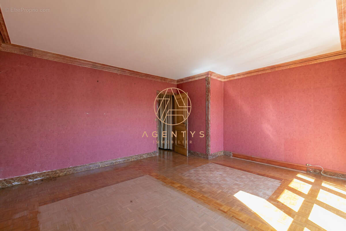 Appartement à SAINT-MAUR-DES-FOSSES