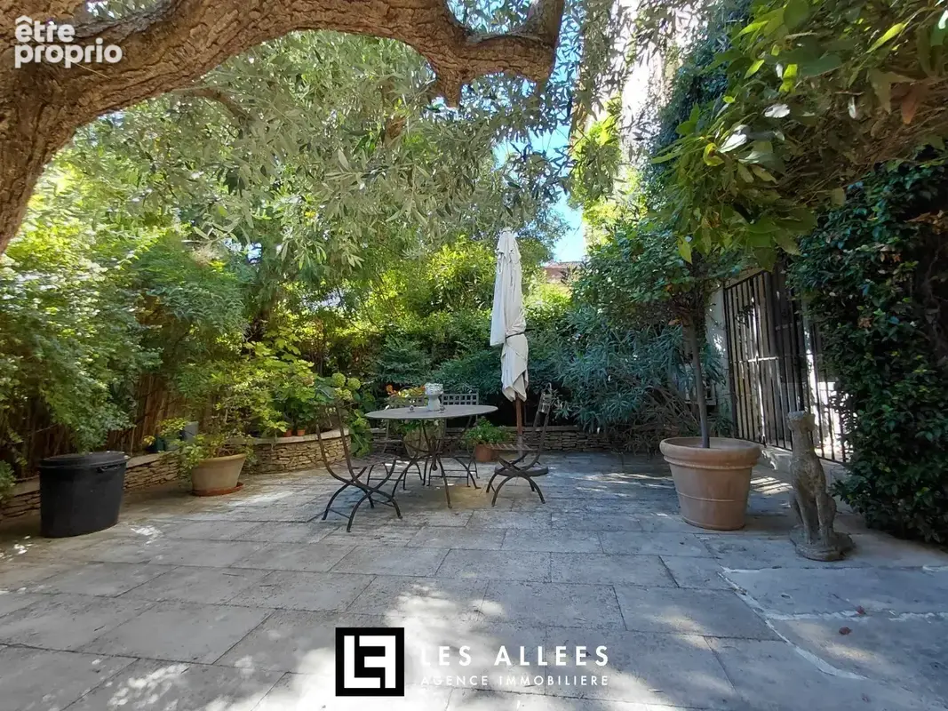 450 m² à Tarascon  - photo 3
