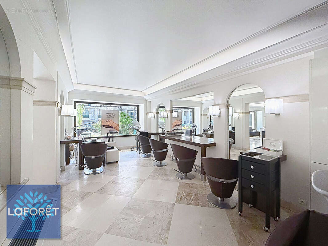 Cannes centre ? fonds de commerce salon de coiffure ? emplacement premium - photo 2