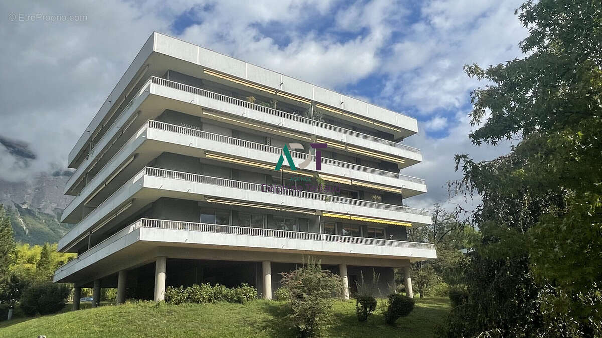 Appartement à MEYLAN