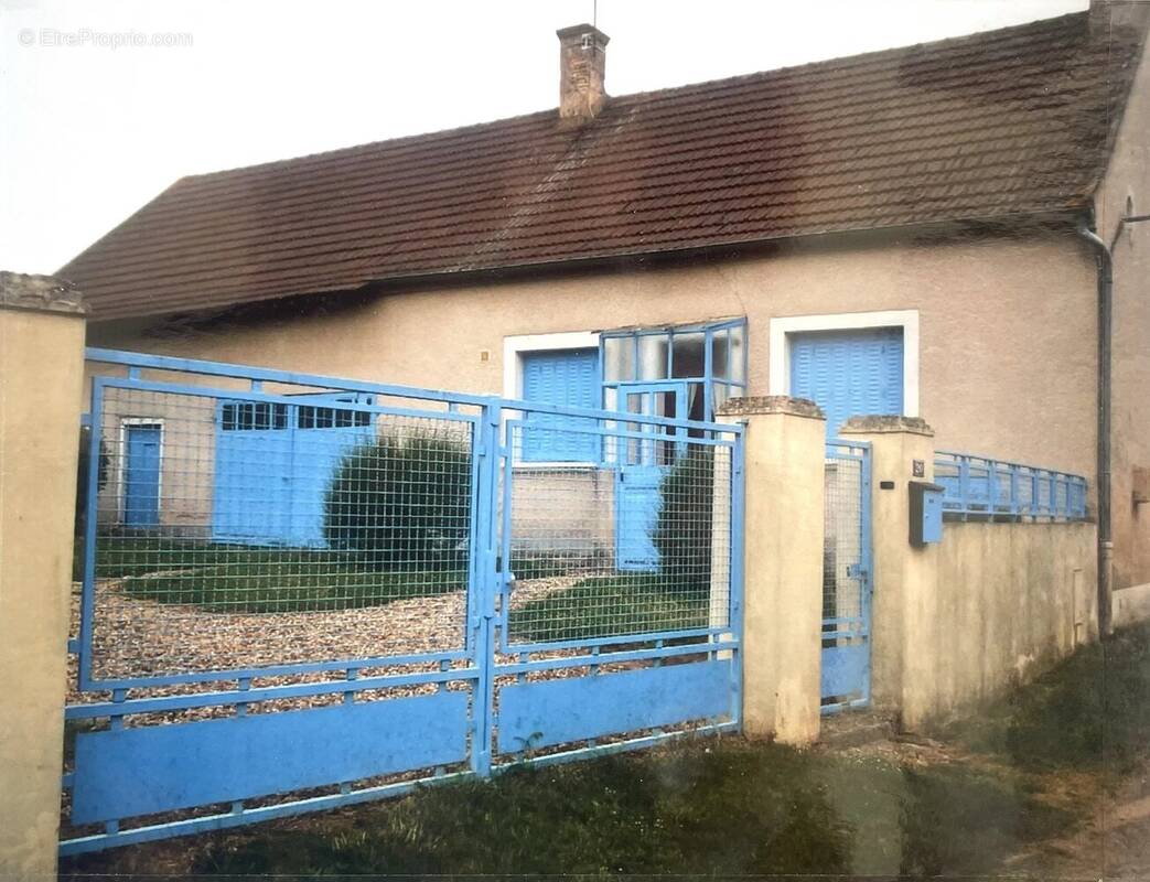 Maison à rénover avec grange, dépendances et grand terrain - photo 2