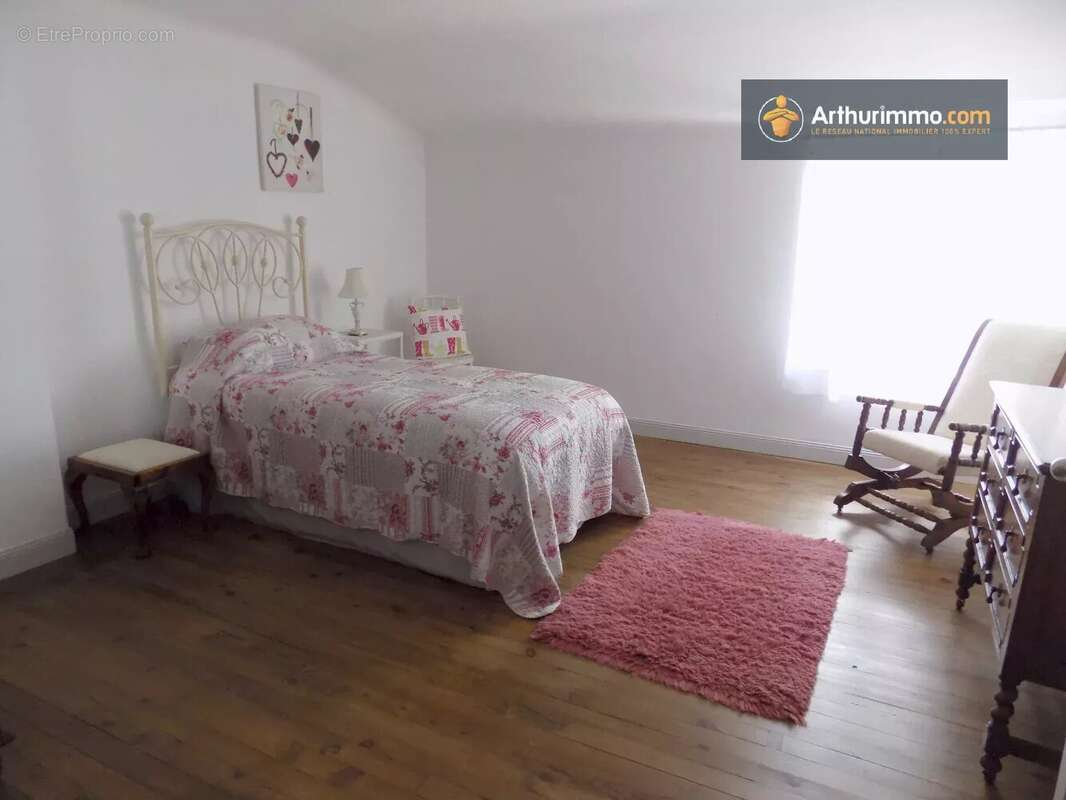 Maison à SAINTE-COLOMBE-SUR-L&#039;HERS