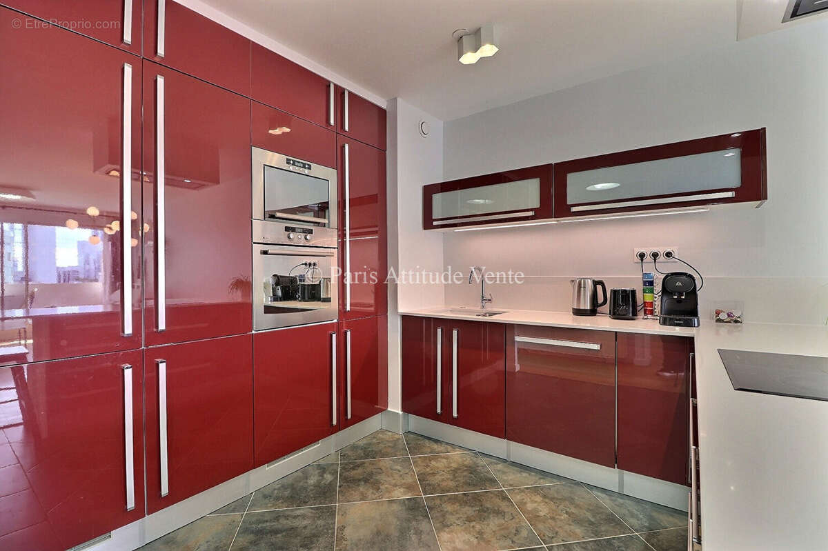 Appartement à COURBEVOIE