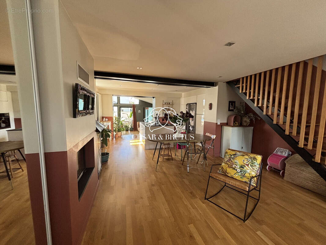 Maison à TASSIN-LA-DEMI-LUNE