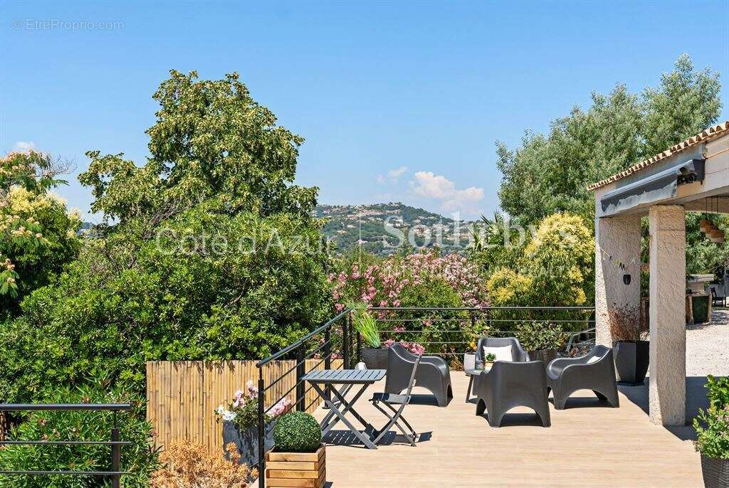 Maison à LES ADRETS-DE-L&#039;ESTEREL