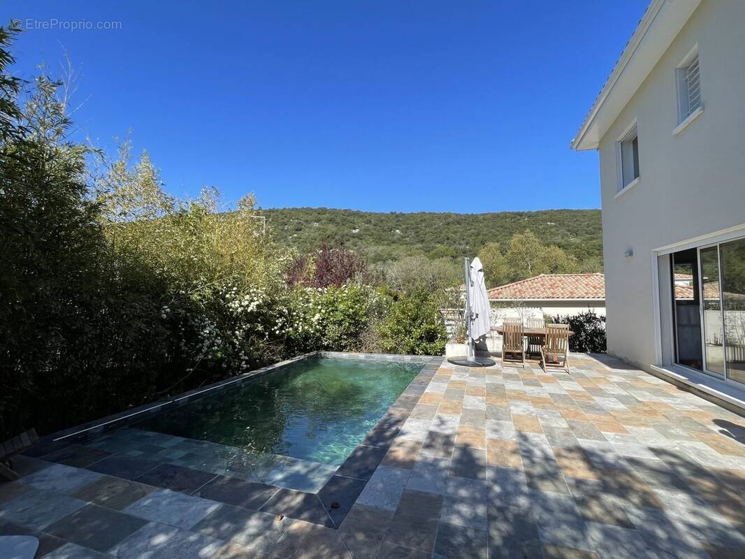 Maison à COMBAILLAUX