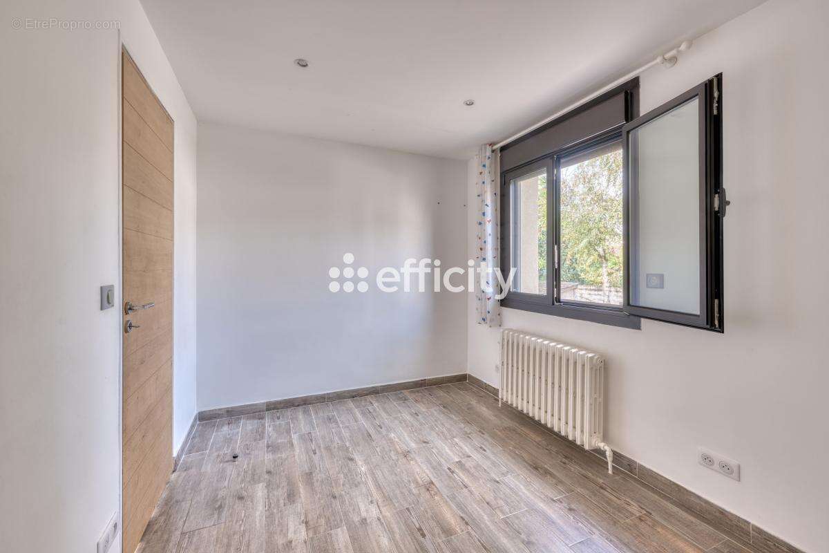 Maison à LE PLESSIS-TREVISE