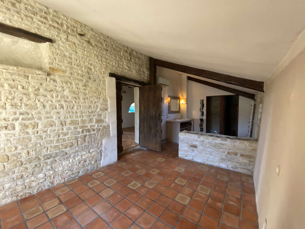 Maison à SAINT-AMANT-DE-BOIXE