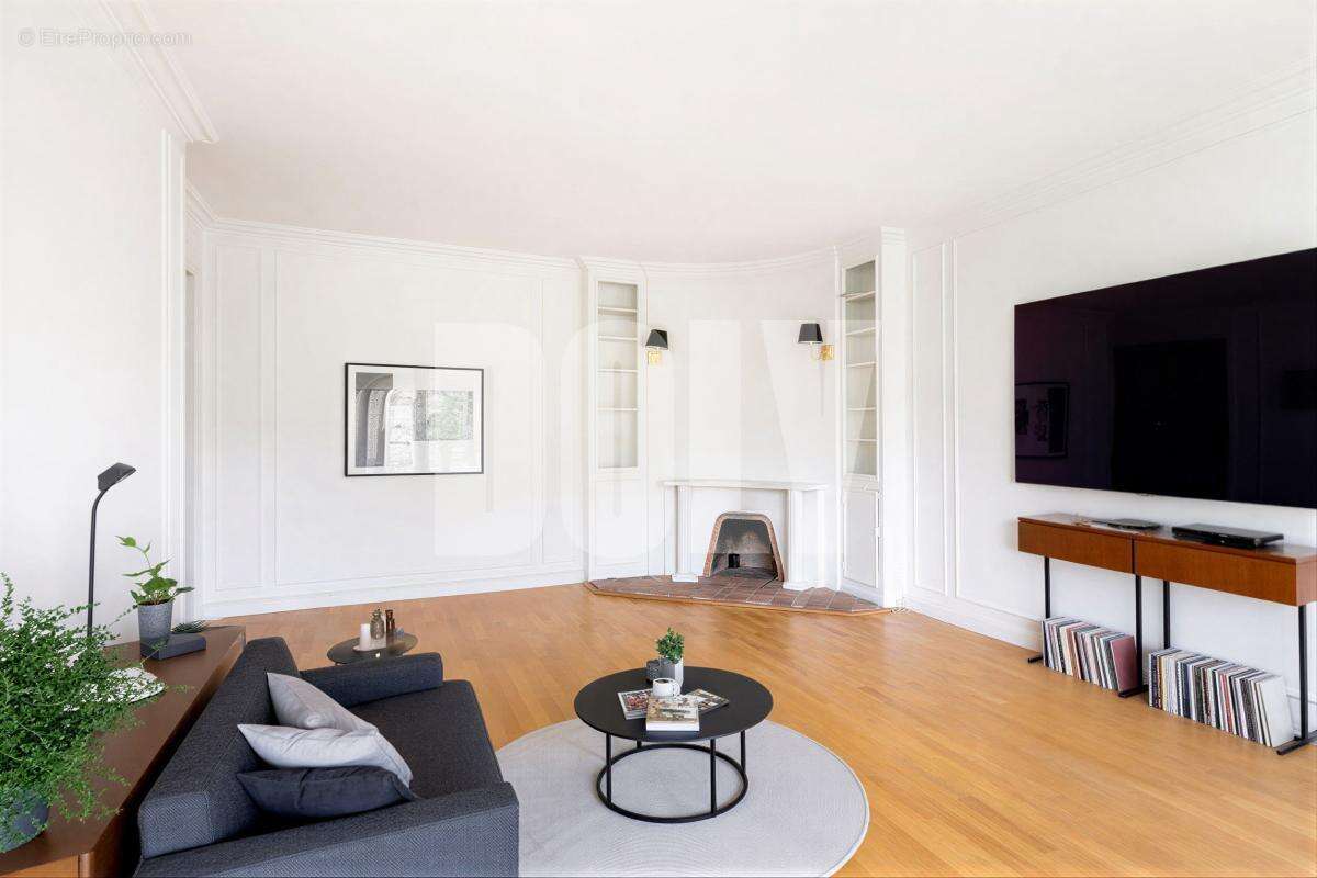 Appartement à NEUILLY-SUR-SEINE