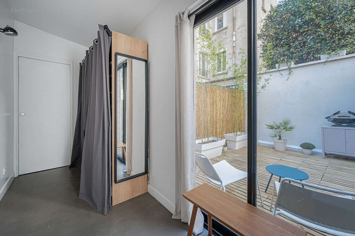 Appartement à PARIS-14E