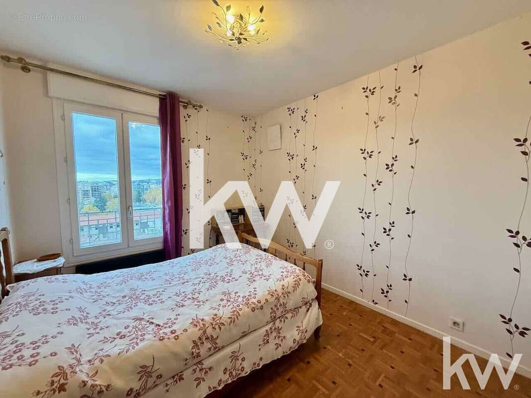 Appartement 92 m² à Saint-Etienne  - photo 5
